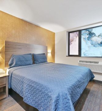 Casa Blanca Hotel Brooklyn 1